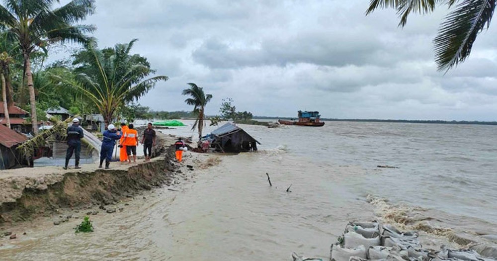 বরগুনায় উপকূলীয় এলাকা প্লাবিত, নদীর পানি বিপদসীমার ৬৭ সে.মি ওপরে