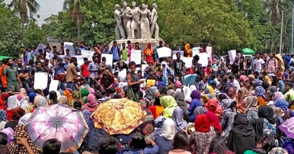 ঢাবিতে শুরু হয়েছে আন্দোলনকারীদের বিক্ষোভ, বিকেলে ছাত্রলীগের অবস্থান