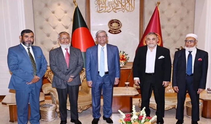 বঙ্গভবনে নতুন রাষ্ট্রপতি মির্জা ফখরুল ইসলামের সঙ্গে সিইসির সৌজন্য সাক্ষাৎ