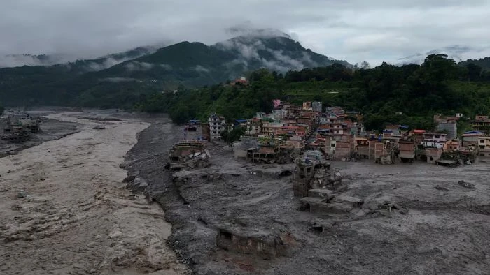 নেপাল-তিব্বত সীমান্তে আকস্মিক বন্যা ও ধসে দেড় শতাধিক প্রাণহানি, নিখোঁজ সহস্রাধিক
